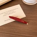 Μινιμαλιστικό κόκκινο χειροποίητο κλιπ μαλλιών με γυαλιστερό φινίρισμα και χρυσά γράμματα - Κόκκινο Οβάλ