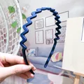 Matte dark blue wavy headband with anti-slip inner teeth for secure hair styling - Navy Blue