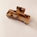 Rectangle tortoiseshell hair claw clip for women with vintage amber pattern design - Light Leopard