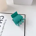 Minimalistische matt-türkise Haarklammer mit Multi-Zahn-Design für sicheres Haarstyling - Dunkelgrün