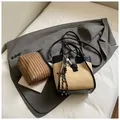 Ensemble sac seau beige et noir chic avec pochette rayée sur un costume gris - Khaki (Avec Charme Et Pochette Intérieure)