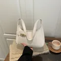 Elegante bolso baguette de cuero PU blanco crema con hebilla dorada para mujer - Blanco