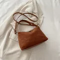 Borsa tote vintage in pelle scamosciata marrone con tracolla e fibbie dorate - Marrone