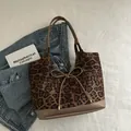 Modische Tote Bag mit Leopardenmuster, hochwertigem Leder-Patchwork und dekorativer Schleife - Khaki