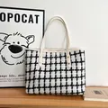 Borsa tote classica in tweed a quadretti bianchi e neri con manici in pelle bianco sporco - Bianco