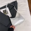 Sac hobo blanc motif serpent avec chaîne décorative en résine et métal argenté chic - Blanc