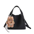 Sac seau noir texturé litchi avec poignée et pendentif chien en peluche marron - Noir (avec pendentif)