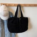Borsa tote in velluto a coste nero con coulisse e grandi tasche per uso quotidiano - Nero