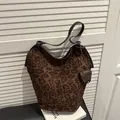 Große Shopper-Tasche mit Leopardenmuster in Dunkelbraun inklusive Leder-Münzgeldbörse - Leopard Kaffee