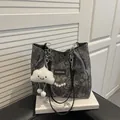 Dark grey patterned tote bag with chain strap and white cloud plush charm - With White Cloud Charm / Black