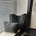Ensemble de cabas noir minimaliste comprenant un grand sac et une pochette interne - Noir