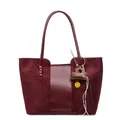 Borsa tote bordeaux minimalista in pelle scamosciata con dettagli intrecciati e ciondolo - Rosso Vino con Ciondolo