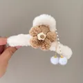 Grande molletta per capelli in peluche con fiori e nappe di perle in bianco e marrone - Fiore Caffè Pinza Crema