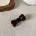 Pinza para el pelo con lazo de acetato en acabado clásico de carey elegante - Carey Azul Marrón