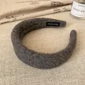 Cerchietto di peluche grigio scuro con paillettes dorate ed etichetta fatta a mano - grigio scuro