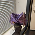 Schicke dunkelviolette Pailletten-Kettentasche mit reflektierendem Finish für Damen - Lila