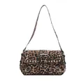 Bolso baguette de leopardo estilo punk Y2K con tachuelas y hebilla metálica - Leopardo Marrón