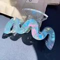 Elegant holographic light blue wavy hair claw clip with iridescent finish and metal spring - Wavy M-Curve Claw / Mint Green