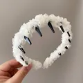 Diadema plisada blanca para niñas con dientes antideslizantes y diseño de volantes - Diadema Floral Blanco Roto