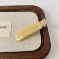 Barrette à cheveux en acétate jaune crème de style français avec lettrage - Pince à bec beige