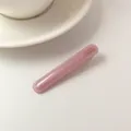 Pinza para el pelo minimalista en acetato lila con letras doradas Barrette La France - Rosa