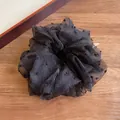 Eleganter schwarzer Haargummi aus gepunktetem Netzstoff mit Vintage-Textur - Schwarzes Netz-Haargummi