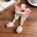 Chouchou papillon brodé rose avec pendentifs tulipes et cristal cœur brillant - Papillon Tulipe (FS2516) / Rose