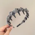 Serre-tête tressé gris fait main avec dents noires antidérapantes pour femmes chic - Serre-tête Tressé Gris Argent