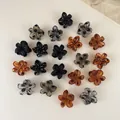 Pack de 20 mini pinzas de flores en negro mate, ámbar y efecto mármol para el cabello - Flor de color mixto con estampado de leopardo