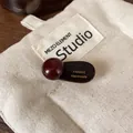 Fermaglio per capelli fatto a mano in acetato marrone rossiccio scuro con design a sfera - Marrone Scuro