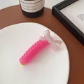 Regenbogen Spiral-Haargummi mit hellrosa transparenter Schleife und goldenem Clip - Rosenrote Schleife