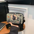 Mini borsa a tracolla nera con stampa di strega di Halloween e casa infestata - Motivo Strega E Luna / Stile 1