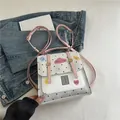 Mini-Rucksack mit Punktmuster, rosa Trägern und kreativen Patches für Damen - Rosa