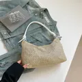 Handgewebte Strohtasche mit weißem Seilgriff in natürlicher beige Farbe - Weiß