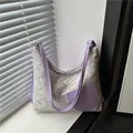 Sac Hobo lavande avec broderie géométrique et bandoulière en similicuir élégante - Violet