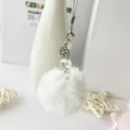 Handgefertigter weißer Plüschkugel-Anhänger mit silberner Schneeflocke und Perle - Schneeflocke Bommel (Weiß)