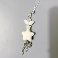 Detalle de llavero de cuentas hecho a mano con estrella de felpa y colgante de lazo - Perla artificial rosa con lazo plateado (Estilo 3)
