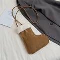 Sac bandoulière en daim marron en forme de botte avec bordure en peluche blanche - Boot Shape Without Charm / Marron