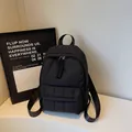 Mochila acolchada negra moderna con tiradores de cuerda y correas anchas - Negro