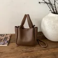 Vintage brown lychee grain leather bucket bag with top handles and adjustable strap - Without Pendant / Brown