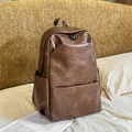 Mochila vintage marrón de cuero sintético con gran capacidad y múltiples cremalleras - Marrón Amarillento