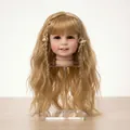 Perruque de poupée blonde bouclée 22 pouces avec frange et fleurs roses sur la tête - Blond Clair Bouclé Avec Tresses (2)