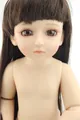 Primer plano de muñeca BJD con cabello castaño, flequillo y ojos 3D realistas - Muñeca Articulada (Cuerpo Desnudo) / Pelo Rizado Marrón Oscuro Ojos Marrones / 45cm