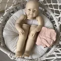 Onbeschilderde Bonnie Reborn pop DIY-kit met ledematen en roze stoffen lichaam - Rechte Benen Stijl (1518)