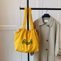 Borsa tote gialla con coulisse e stampa Beach verde per la moda estiva casual - Giallo