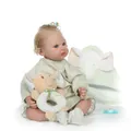 Poupée bébé reborn réaliste avec boucles blondes et tenue verte avec jouet éléphant - 52cm / Blanc