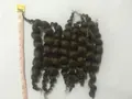 Dettaglio di riccioli in mohair marrone scuro per bambole reborn con righello da 10 cm - Marrone Scuro