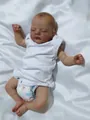 Realistische 19-Zoll Sam Reborn-Babypuppe mit weißem Strampler und gemusterter Windel - Schlafende Puppe Stil (2) / 19 Zoll