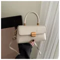 Bolso bandolera blanco crema minimalista con hebilla dorada y asa de mano - Caqui