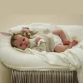 Muñeca reborn de 19 pulgadas realista con venas visibles en un nido de punto blanco - 48cm / Miembros de Silicona Blanda con Cuerpo de Algodón